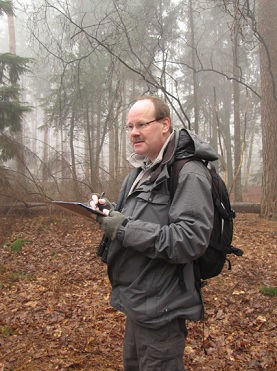 Gert Prins tijdens broedvogelonderzoek