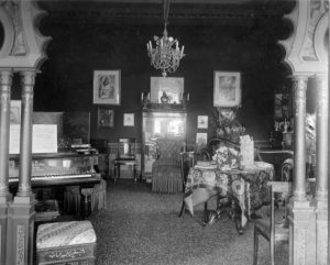 Eyckenstein-1900-Moorse-Kamer Kamer van Meta van Boetzelaer - van Schuylenburch, Moorsche kamer, omstreeks 1900? (handschrift R.W. van Boetzelaer, geb. 1918)